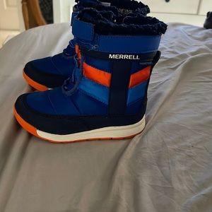 Toddler boys size 8 Merrell snow boots. Excellent condition